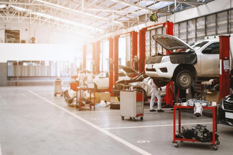 La mécanique des automobiles haut-de-gamme, entre tradition et innovation