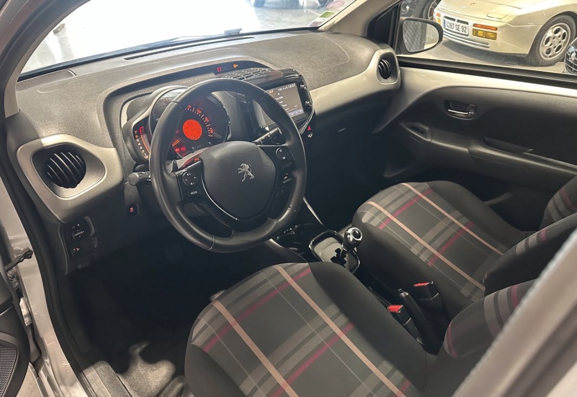 PEUGEOT 108 1.0 vti
