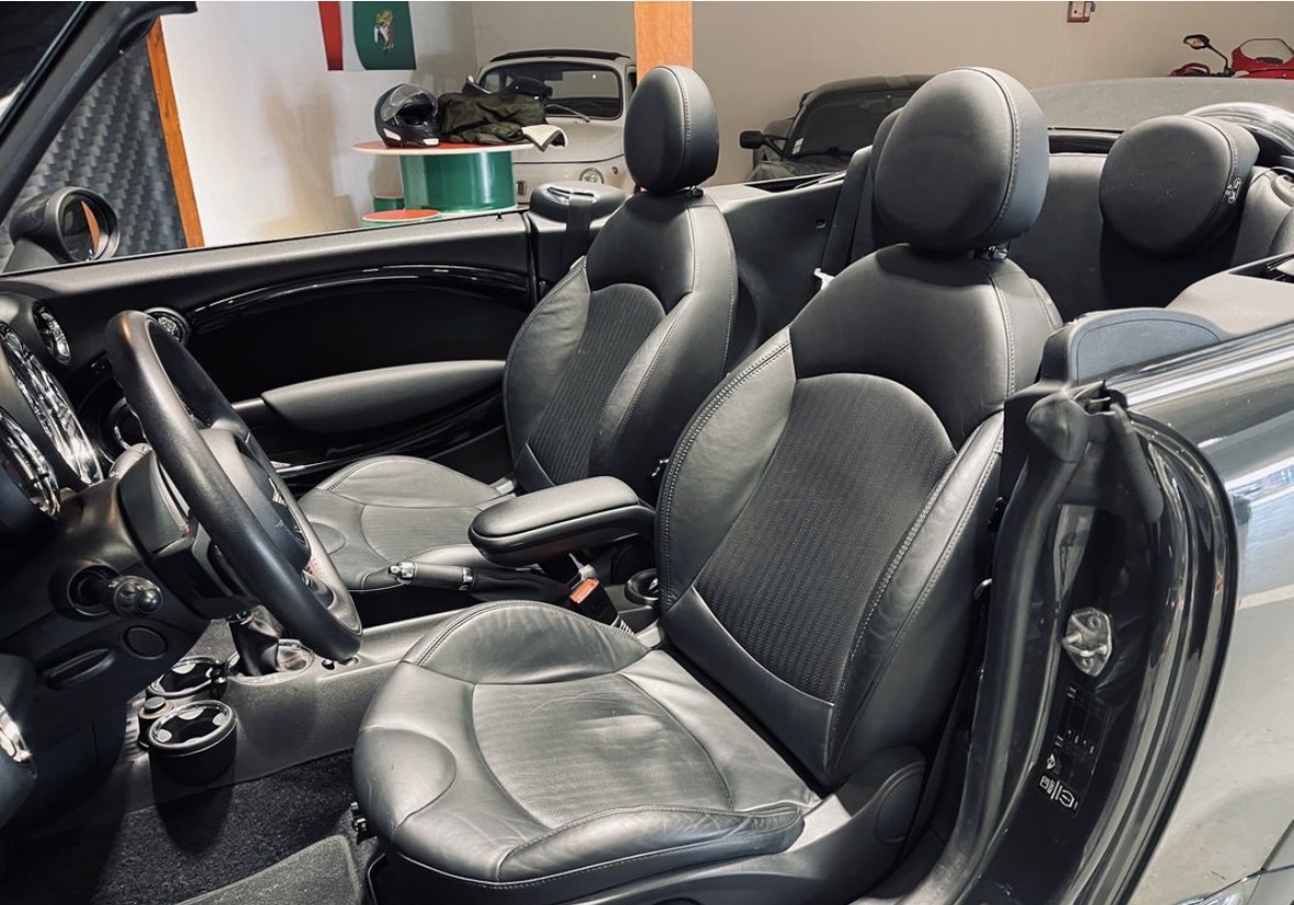 Mini Cabriolet JCW (R57) 1.6 211 BVA