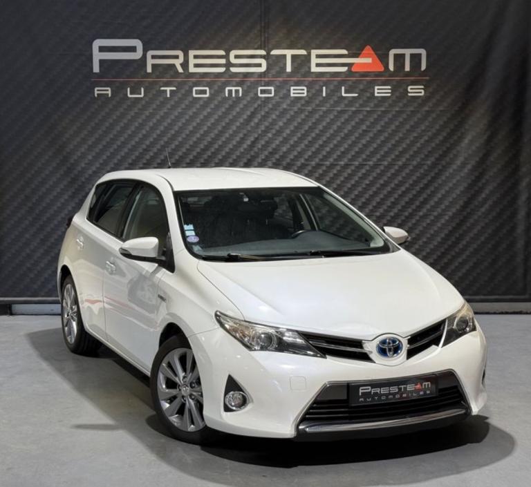 Toyota Auris II HSD Business